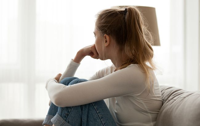 Под Тернополем учитель музыки годами приставал к школьницам: лез целоваться и трогал