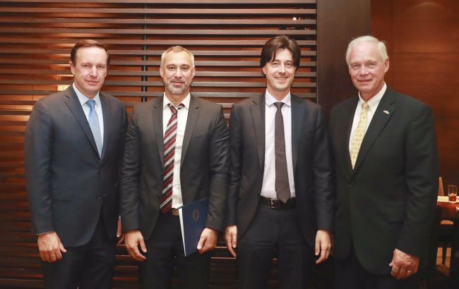 Сенатори США обговорили антикорупційну реформу з Рябошапко