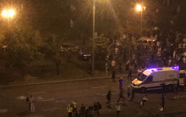 Автозак протаранив натовп протестуючих в Мінську
