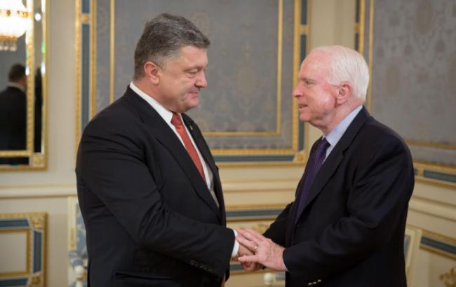 Маккейн осудил планы боевиков провести "выборы" в ДНР/ЛНР