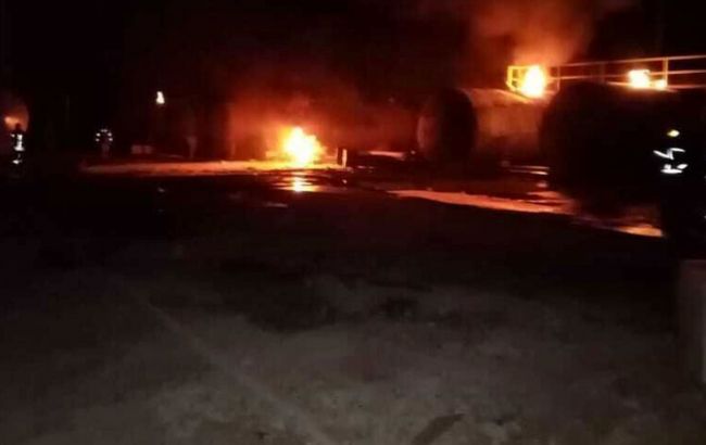 Під російським Оренбургом згоріли цистерни з паливом