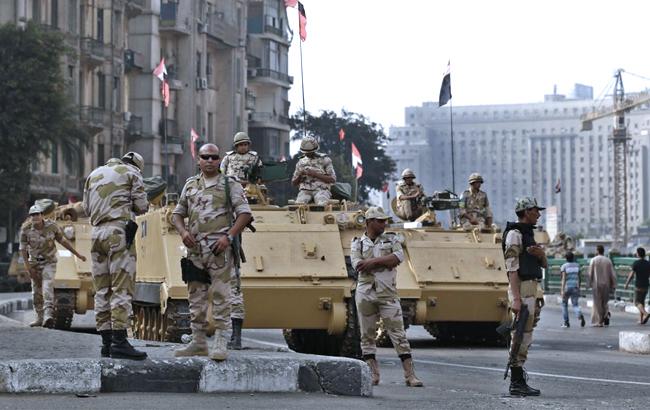 В Египте возле военного КПП взорвалась машина, есть погибшие