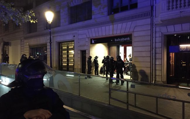 Полиция применила силу против протестующих в Барселоне