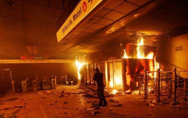 В Чили жертвами массовых протестов стали 15 человек