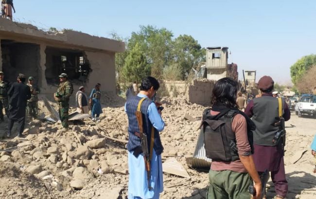 В Афганистане взорвался заминированный автомобиль, десятки жертв