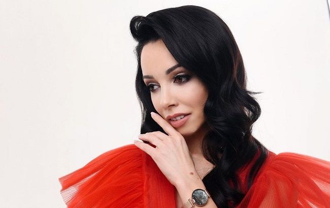 Идеальное утро: Екатерина Кухар очаровала редким фото с дочкой и рассекретила ритуал красоты