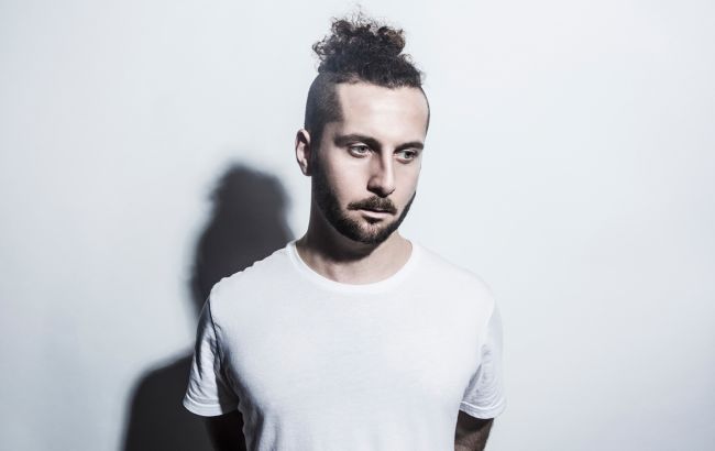 Знаменитий британець Elderbrook їде до Києва: чому він такий популярний?