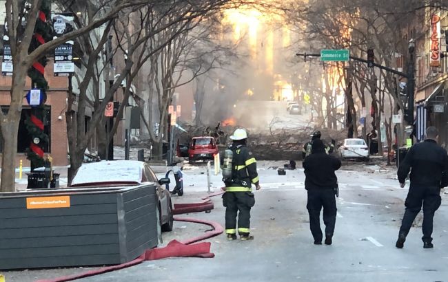 В американском Нэшвилле взорвался автомобиль, полиция считает взрыв умышленным
