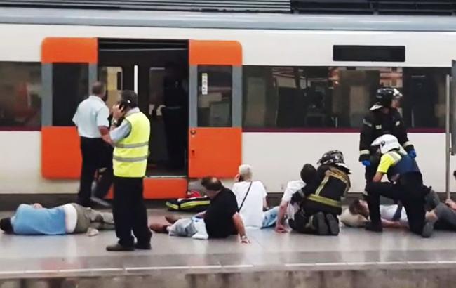У Барселоні електричка врізалася в перон, десятки постраждалих