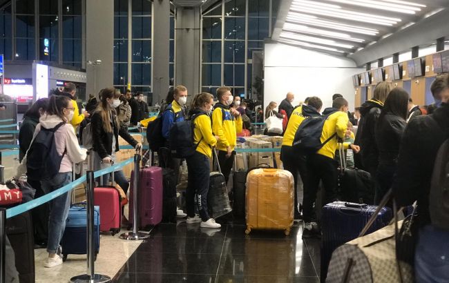Из Стамбула спецрейсами возвращаются еще 430 украинцев