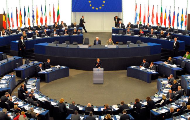 Евродепутаты призвали ужесточить санкции против России