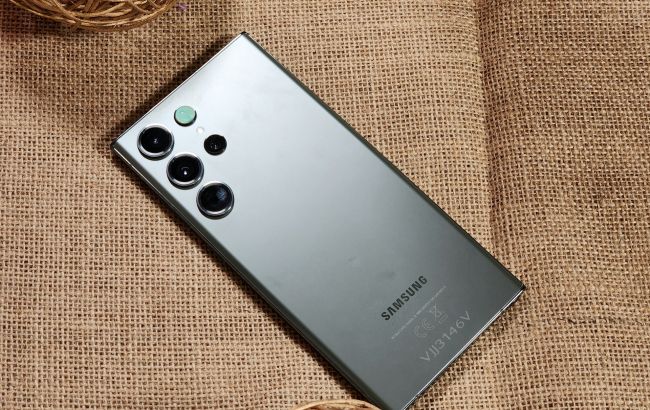 Samsung отключает обновления для популярных моделей: какие смартфоны под угрозой
