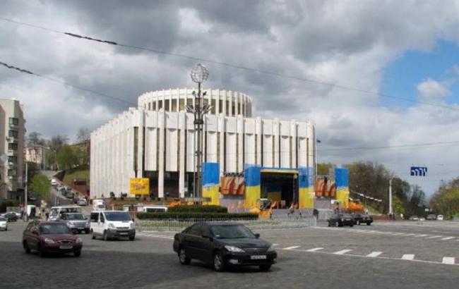 Київських водіїв попереджають про зміни в організації руху на Європейській площі