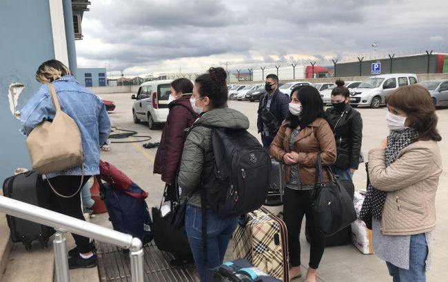 Из Турции по морю отправили домой 38 украинцев