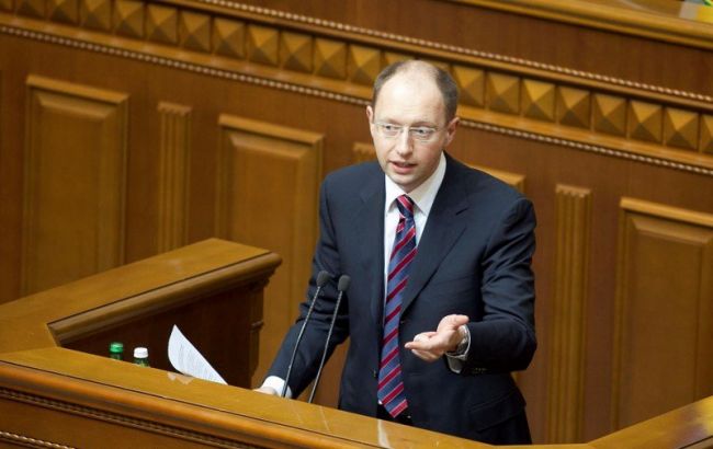 На строительство фортификационных сооружений уже выплатили 300 млн грн, - Яценюк