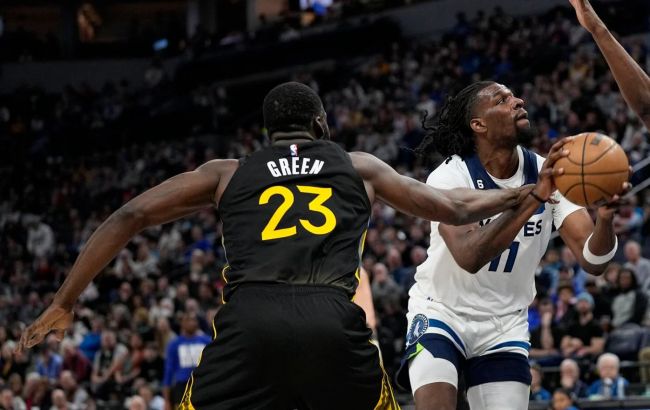 Переможний двоочковий центрового "Міннесоти" після підбирання: момент дня в НБА