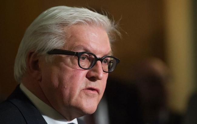 Штайнмайер призвал немедленно прекратить обстрелы на Донбассе