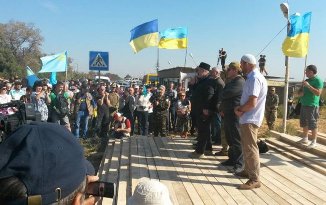 ФСБ заявила о добровольной сдаче двух участников блокады Крыма