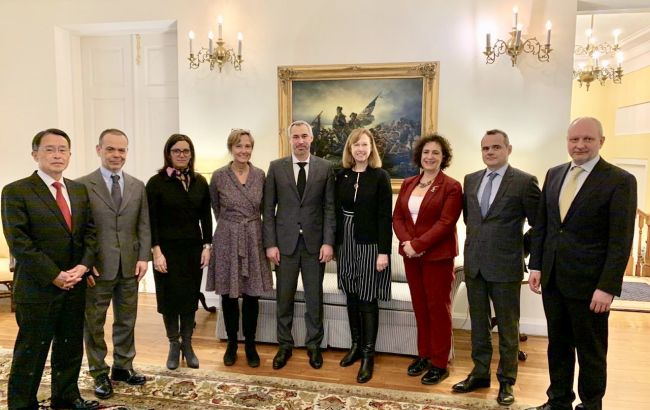 Рябошапка обсудил с послами G7 расследования катастрофы самолета в Иране