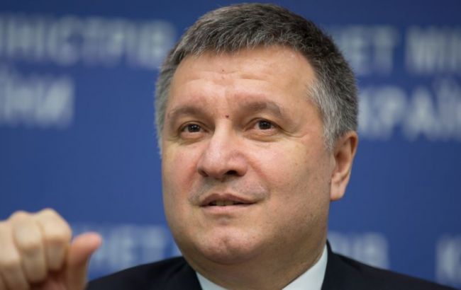 На взятке в 22 тыс. долларов задержали судью Соломенского райсуда Киева, - Аваков