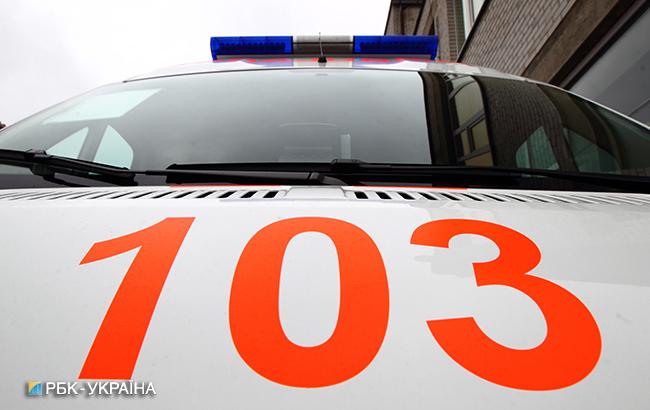 В Харьковской области мужчина бросил бутылку с зажигательной смесью в беседку с детьми, есть пострадавшая