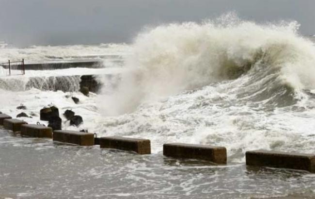 Керченська переправа так само закрита через сильний вітер