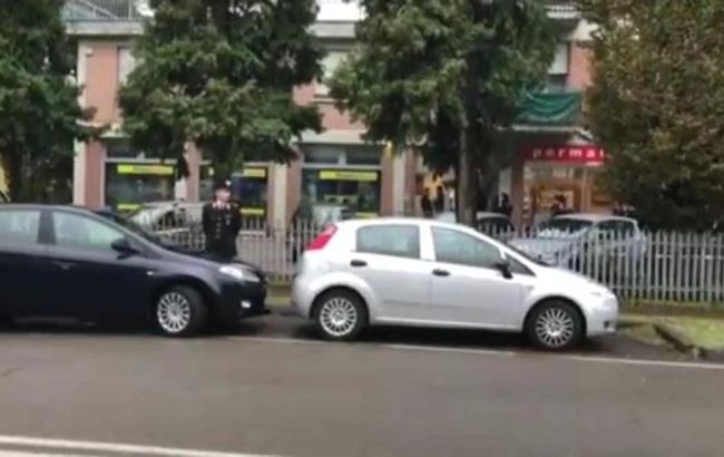 На севере Италии преступник взял в заложники 5 работников почты