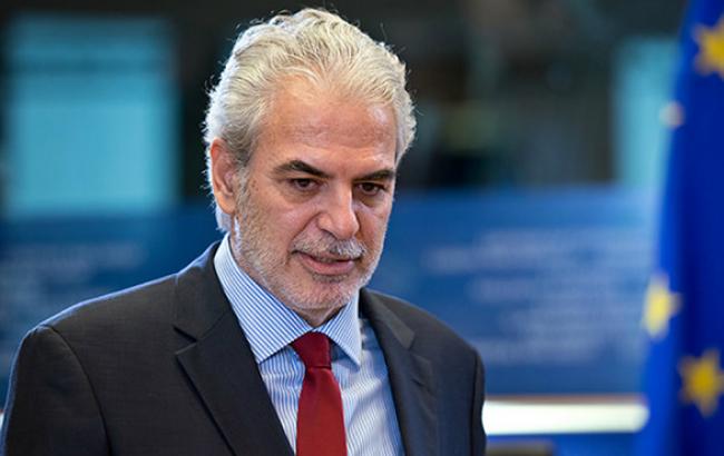 В Днепропетровске еврокомиссар передал 85 т гуманитарной помощи беженцам с Донбасса