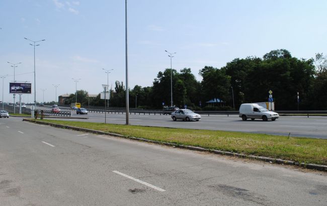 В Киеве 26 и 27 сентября будет ограничено движение транспорта на Столичном шоссе