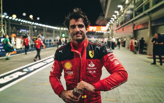 Сайнс стартует первым на Гран-при Сингапура, Ферстаппен оказался за пределами топ-10