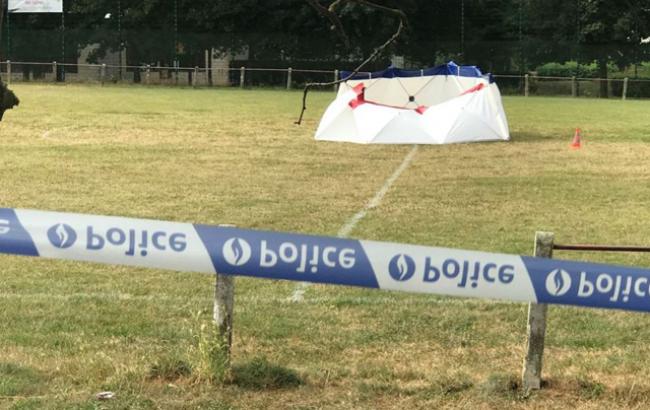 В Бельгии мужчина подорвал себя на футбольном поле