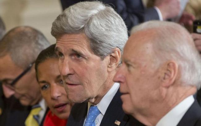 Байден и Керри выступают за поставку летального оружия Украине, - Bloomberg