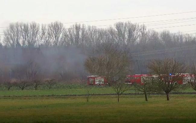В небе над Германией столкнулись самолет и вертолет, есть погибшие