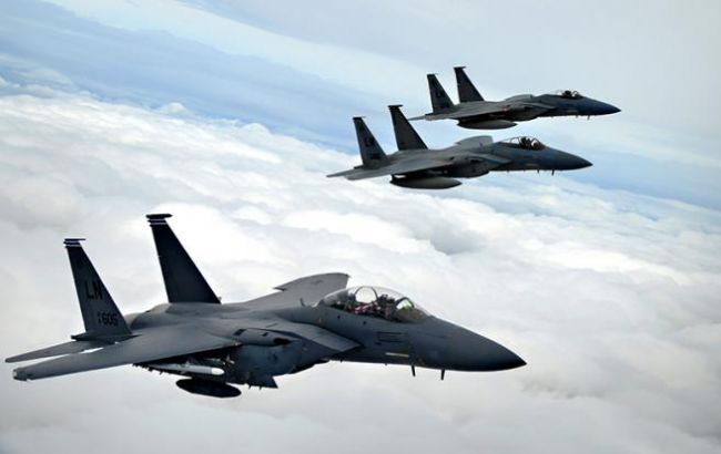 В США в защиту Трампа поднимали истребители F-15