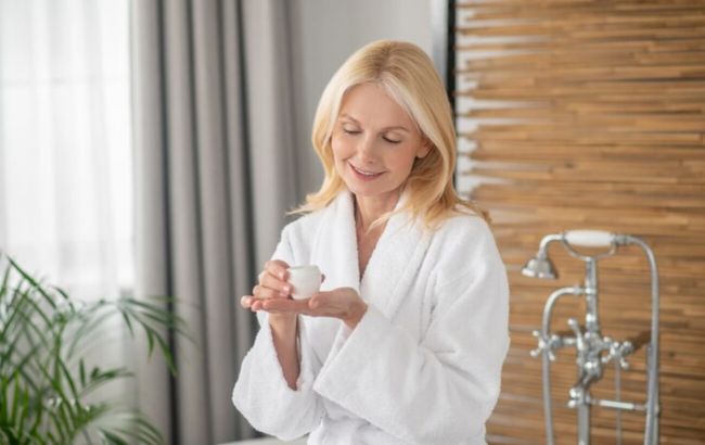 Косметолог назвала засоби для шкіри, які потрібно використовувати після 40 років