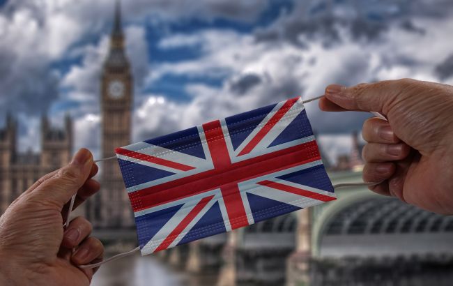 Британия сократила срок самоизоляции для прибывающих туристов