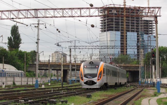 УЗ сократила число поездов для эвакуации украинцев из Польши