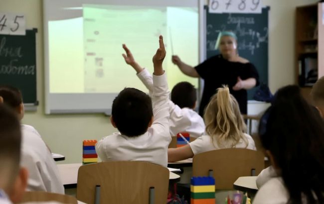 МОН рекомендует уйти на каникулы с понедельника. Но решение за школами