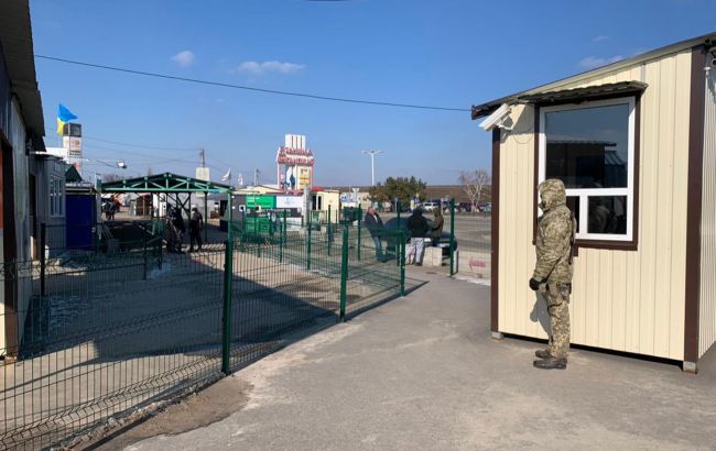 Боевики обстреляли ж/д станцию в Станице Луганской. Поселок частично без света