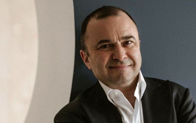 56-летний Виктор Павлик уехал из Украины: его молодая жена объяснила почему