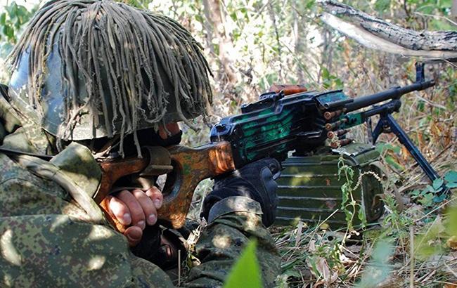 Боевики обстреляли из пулеметов украинские позиции возле Крымского и Новолуганска