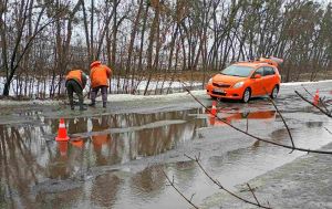 Що сталося з дорогами в Україні і коли почнуть ремонт: названо умову