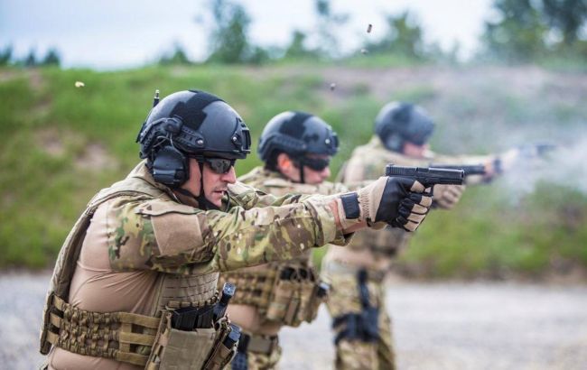 Солдаты "серой зоны". Как работают украинские ЧВК и когда их легализуют