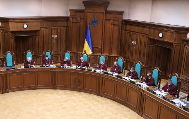 "Чрезмерно большая": новый судья КСУ недоволен уровнем зарплаты