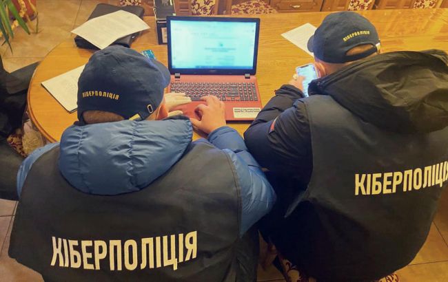 Киберполиция разоблачила группу, сбывавшую поддельные водительские права