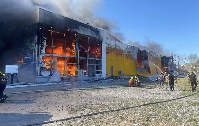 СБУ начала расследовать ракетный обстрел Кременчуга