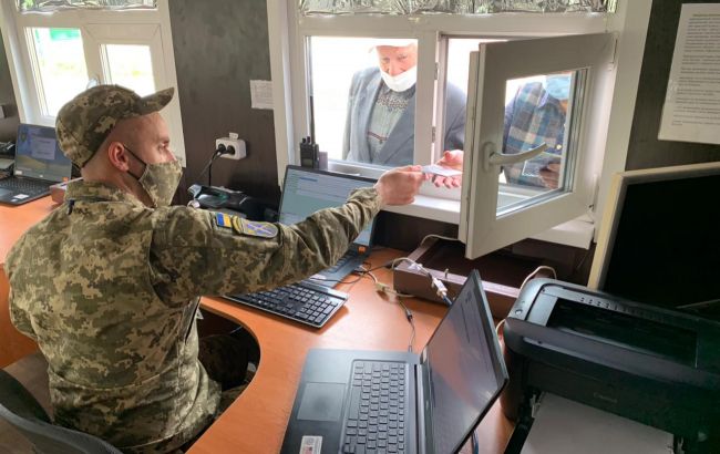 Выезд мужчин за пределы Украины: окончательное решение принимают пограничники