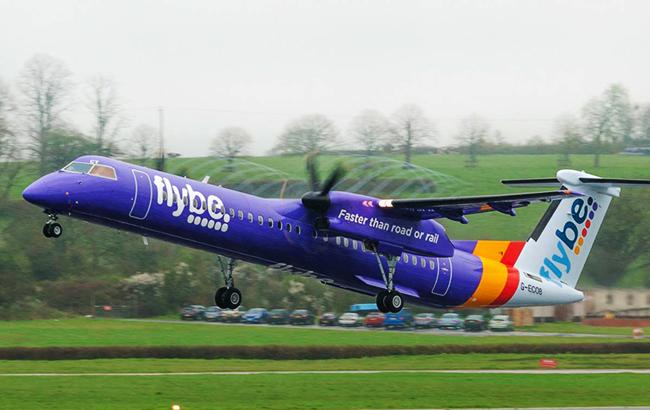 В Великобритании самолет с пассажирами приземлился без шасси