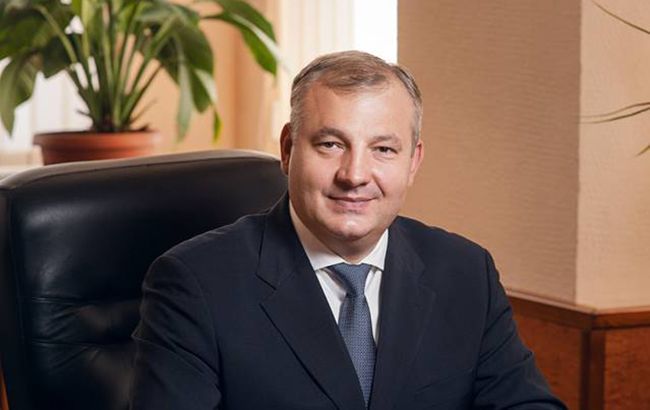 Судью возле здания ВККСУ облили зеленкой