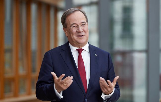 "Північний потік-2" не повинен шантажувати Україну, - кандидат в канцлери Німеччини